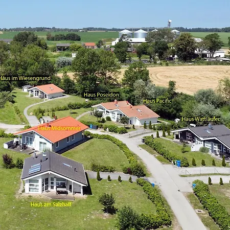 Дом отдыха Daenische Ferienhaeuser Am Salzhaff Haus Strandhafer Gollwitz