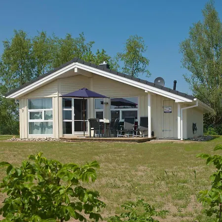Daenische Ferienhaeuser Am Salzhaff Haus Strandhafer Holiday home *