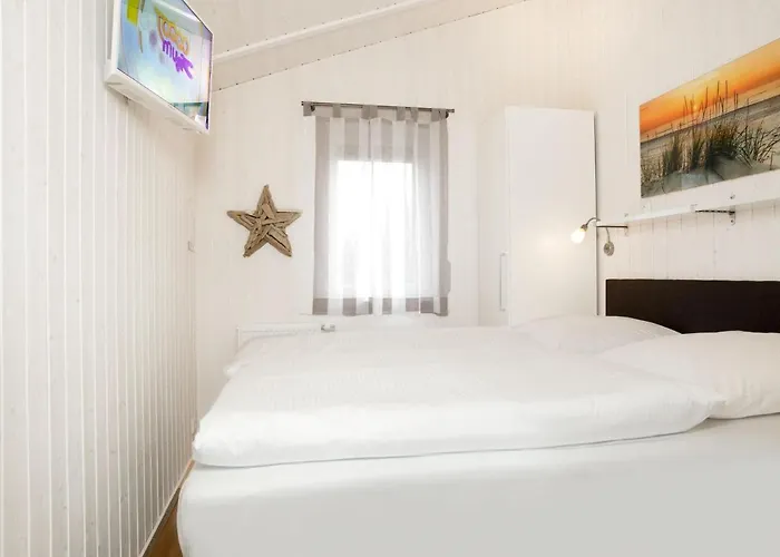 Daenische Ferienhaeuser Am Salzhaff Haus Strandhafer Holiday home *