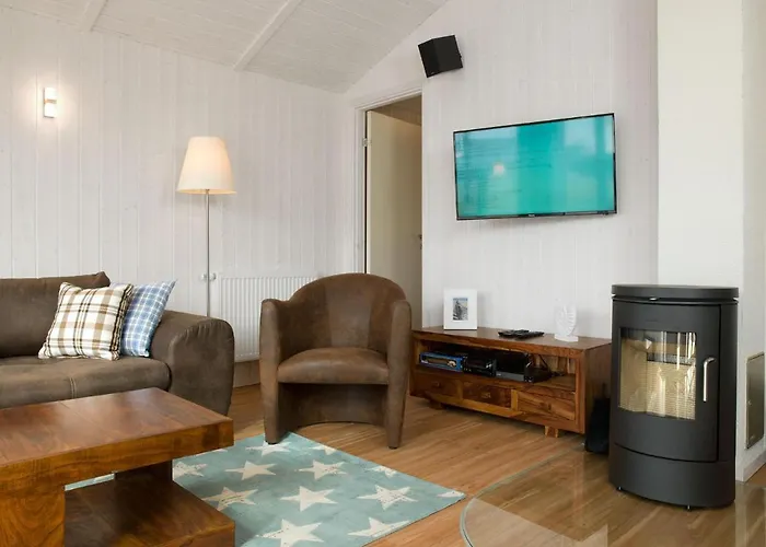 Daenische Ferienhaeuser Am Salzhaff Haus Strandhafer Holiday home *