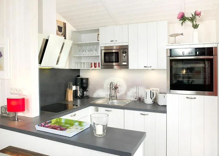 Holiday home Daenische Ferienhaeuser Am Salzhaff Haus Strandhafer